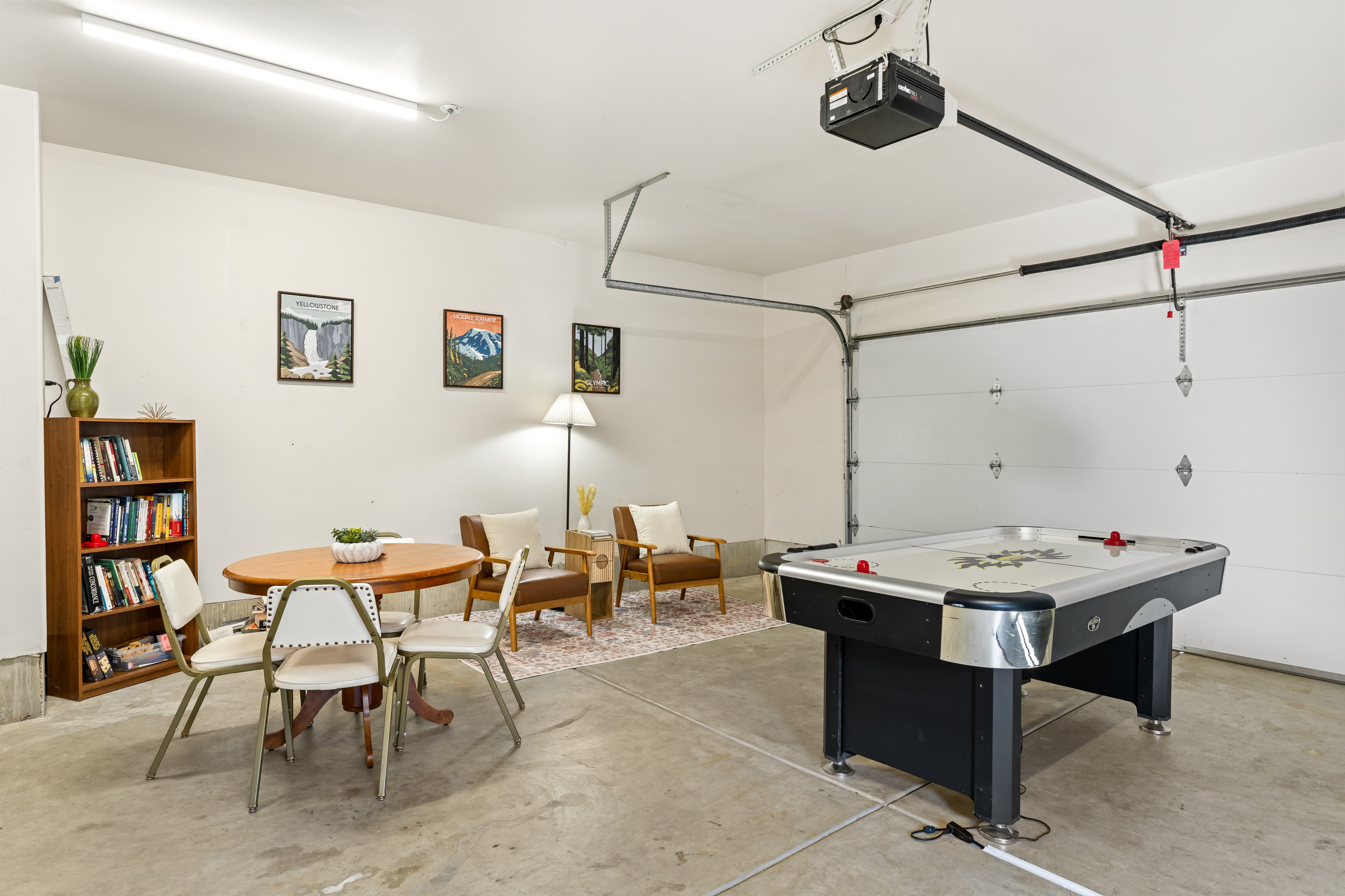 Recreation and garage space